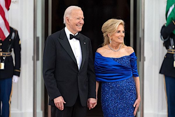 Joe Biden and Jill Biden prepare to greet President William Samoei Ruto of Kenya, Mrs. Rachel Ruto and their daughters at the North Portico of the White House, Thursday, May 23, 2024, before a State Dinner. (Official White House photo by Cameron Smith)