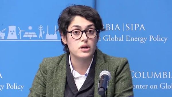 Ariane Tabatabai (X)